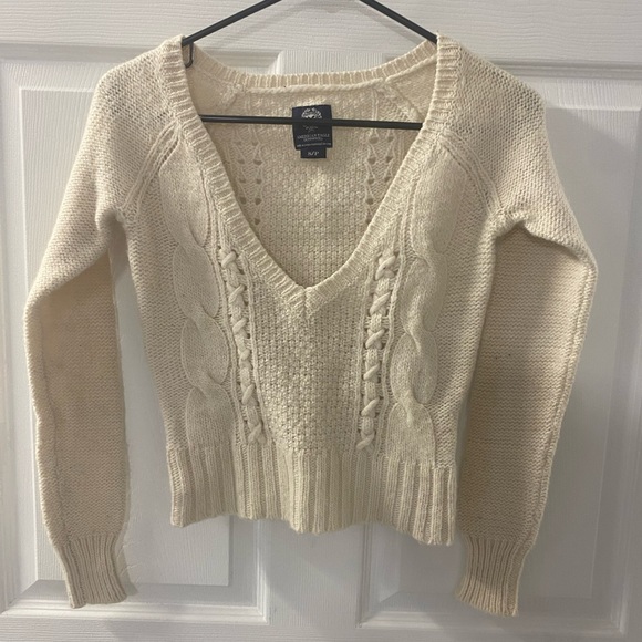 American Eagle Outfitters Sweaters - 🎉5/$10🎉 American Eagle Outfitters cream sweater size small